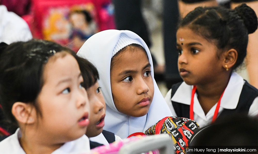 Malaysians split on single-stream education, survey finds